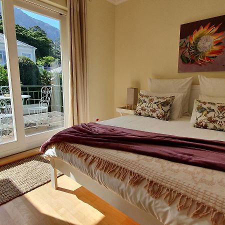 On Pinewood Guest House Cape Town Eksteriør bilde
