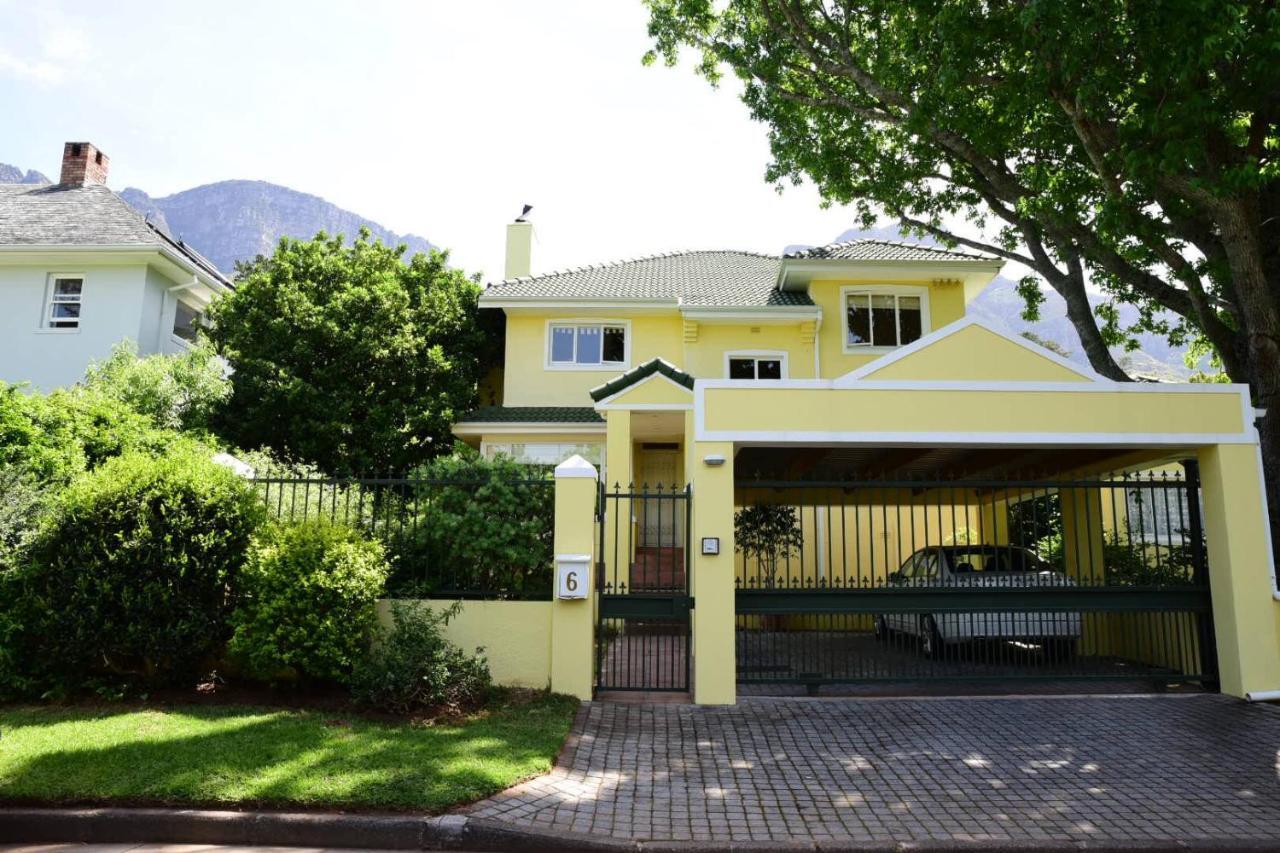 On Pinewood Guest House Cape Town Eksteriør bilde