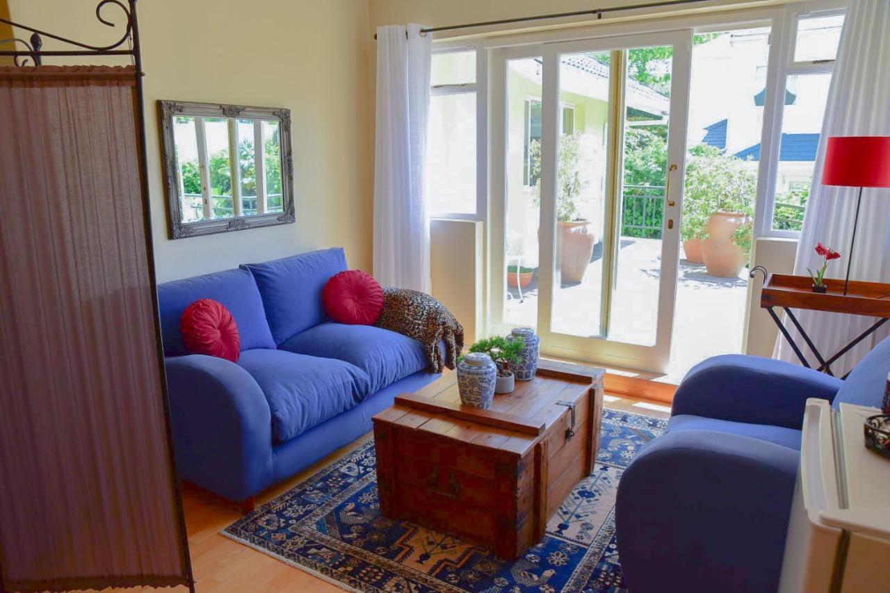 On Pinewood Guest House Cape Town Eksteriør bilde