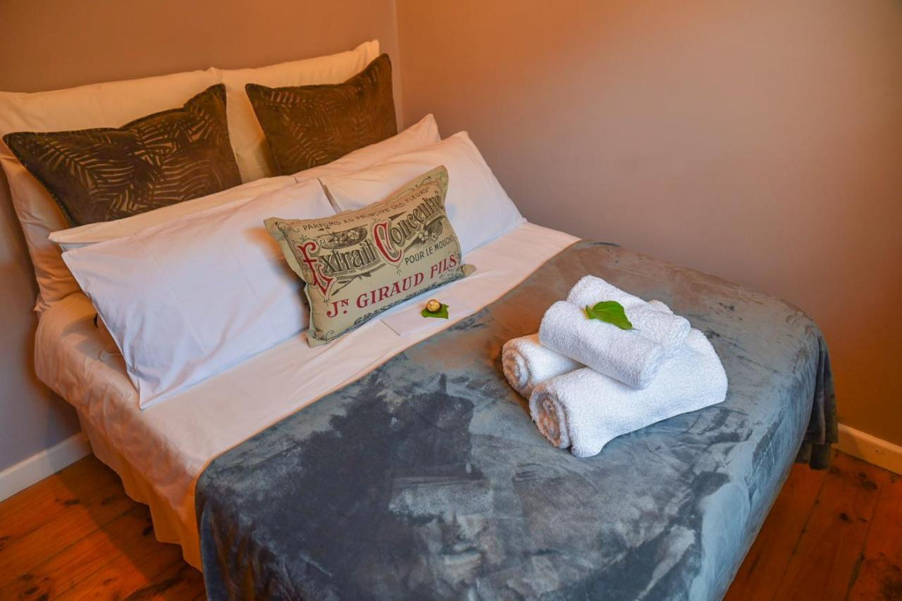 On Pinewood Guest House Cape Town Eksteriør bilde