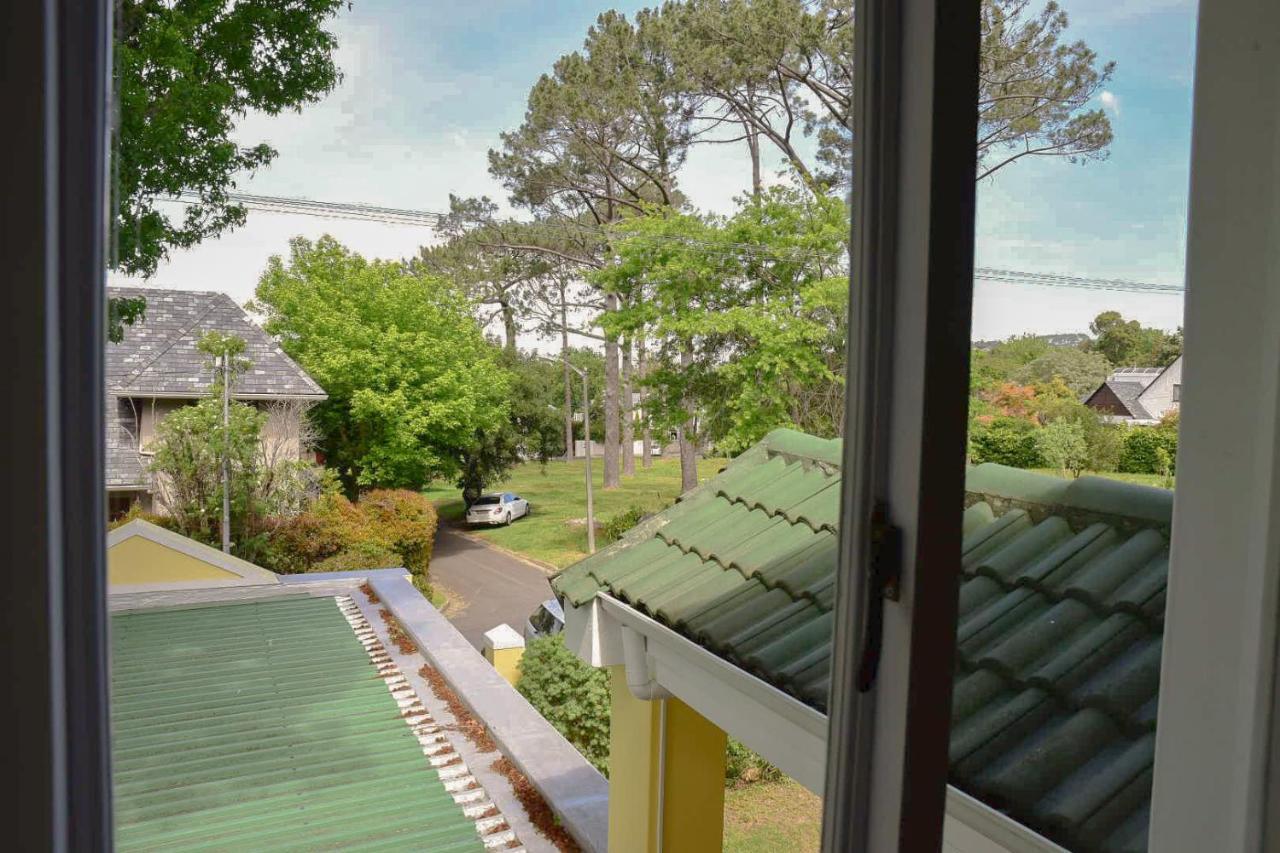 On Pinewood Guest House Cape Town Eksteriør bilde
